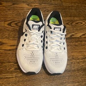 Never Worn Women’s Nike Zoom Vomero 12
